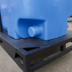 Емкость ST 2000л с патрубками 100мм под плотность до 1.5 г/см3 синяя в обрешетке